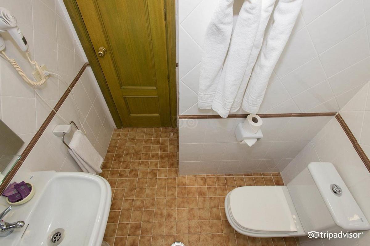 Hotel Villa Blanca Albolote Bagian luar foto