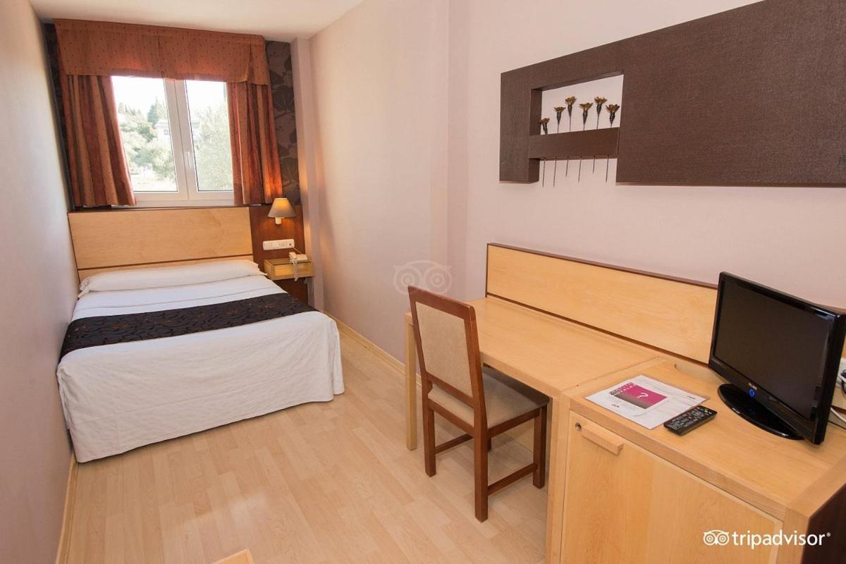 Hotel Villa Blanca Albolote Bagian luar foto