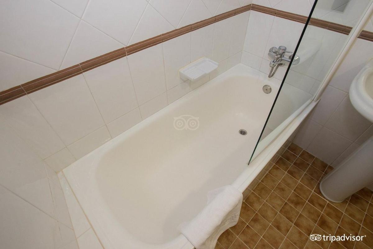 Hotel Villa Blanca Albolote Bagian luar foto